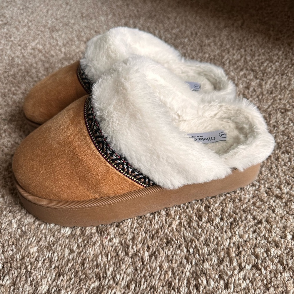 Tan Faux-Suede Slipper Clog with Cream Faux-Fur - Picture 2 of 3
